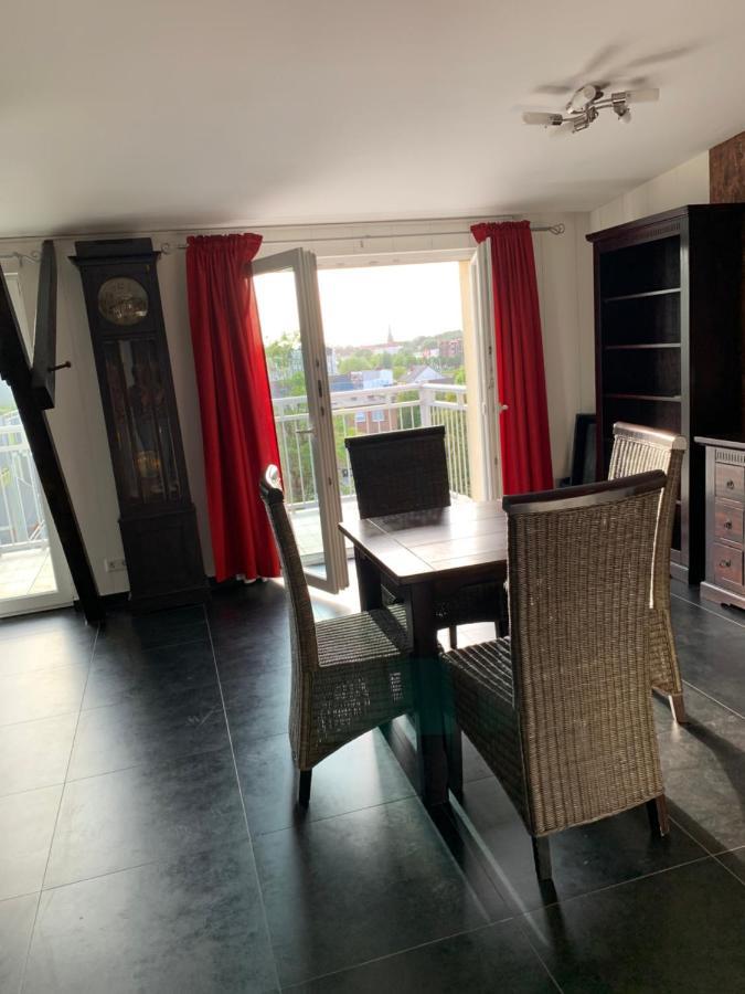 Nordsee Und City Fusslaufig - Luxeriose Fewo Mit Grossem Balkon Вилхелмсхафен Екстериор снимка